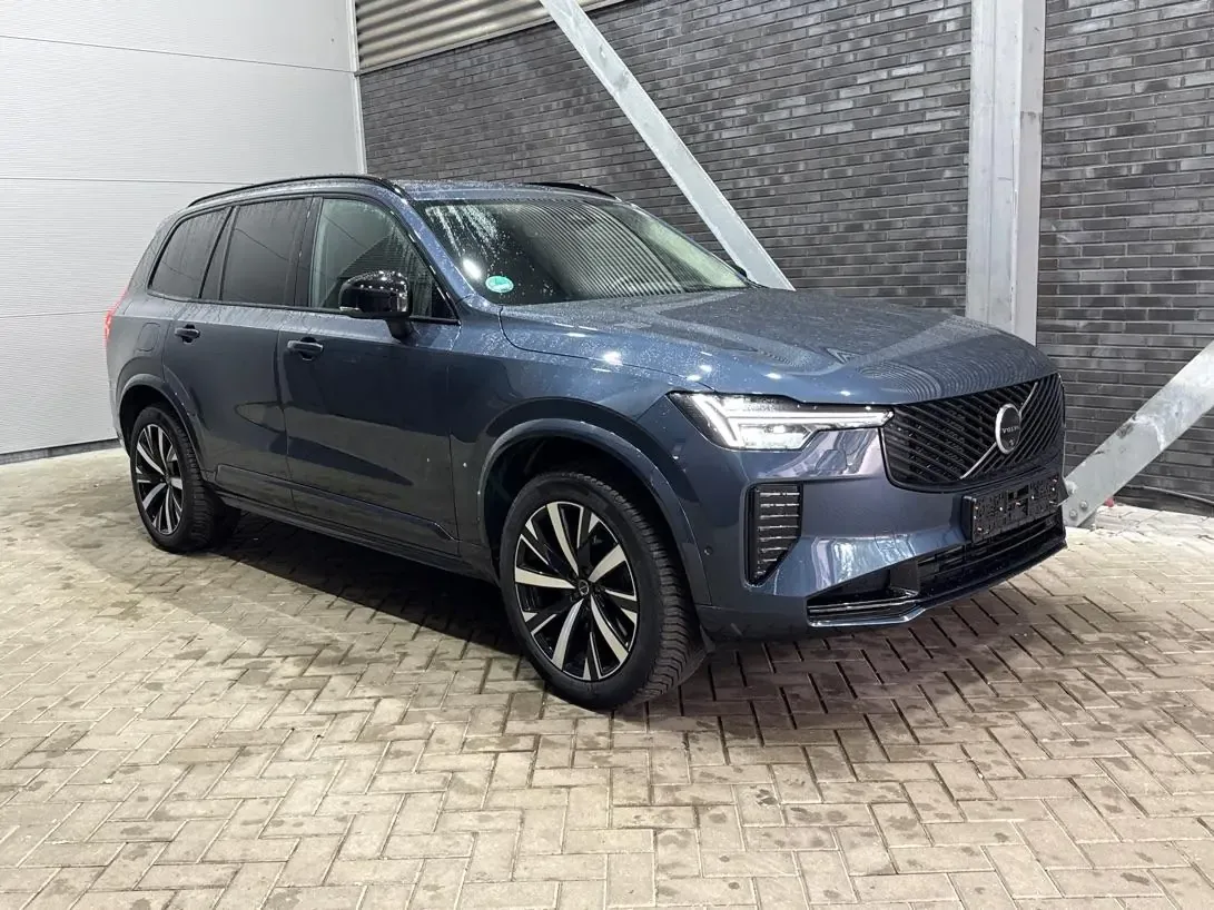 Volvo XC90 (2026) — foto 1