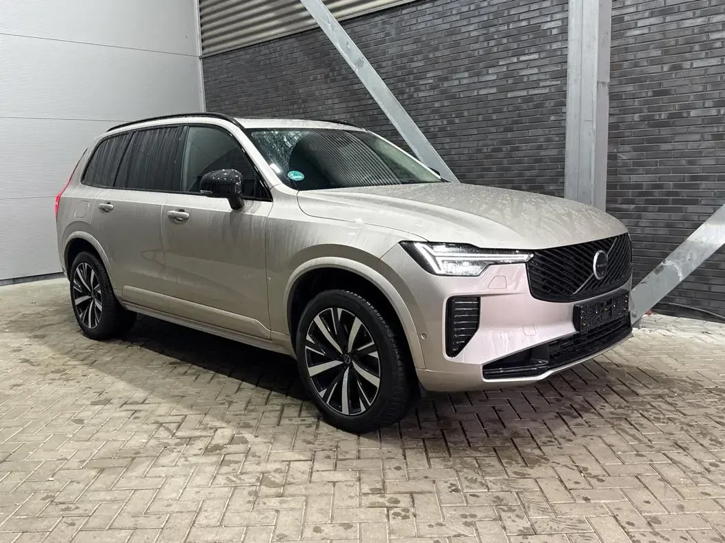 Volvo XC90 (2026) — foto 1