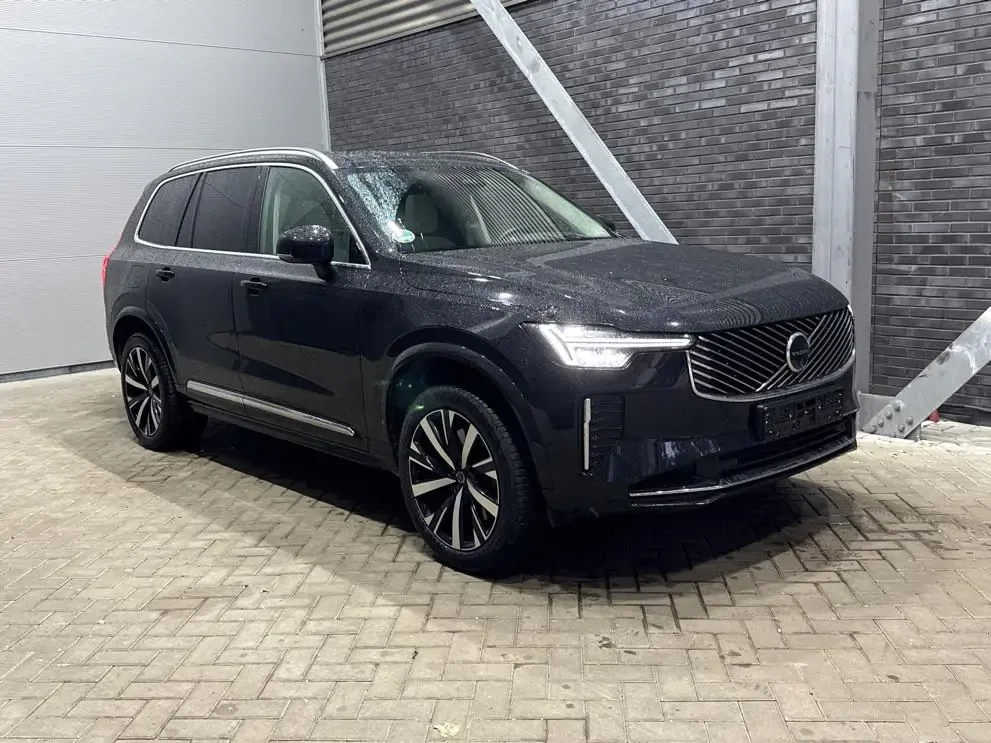 Volvo XC90 (2026) — foto 1
