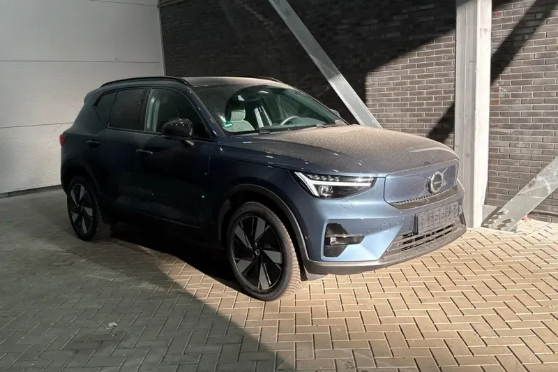 Volvo EX40 (2026)