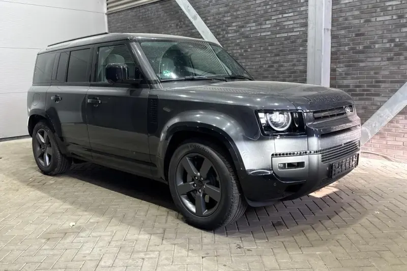 Land Rover Defender (2026)