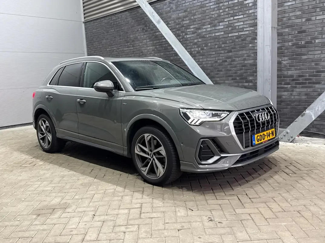 Audi Q3 (2020) — foto 1