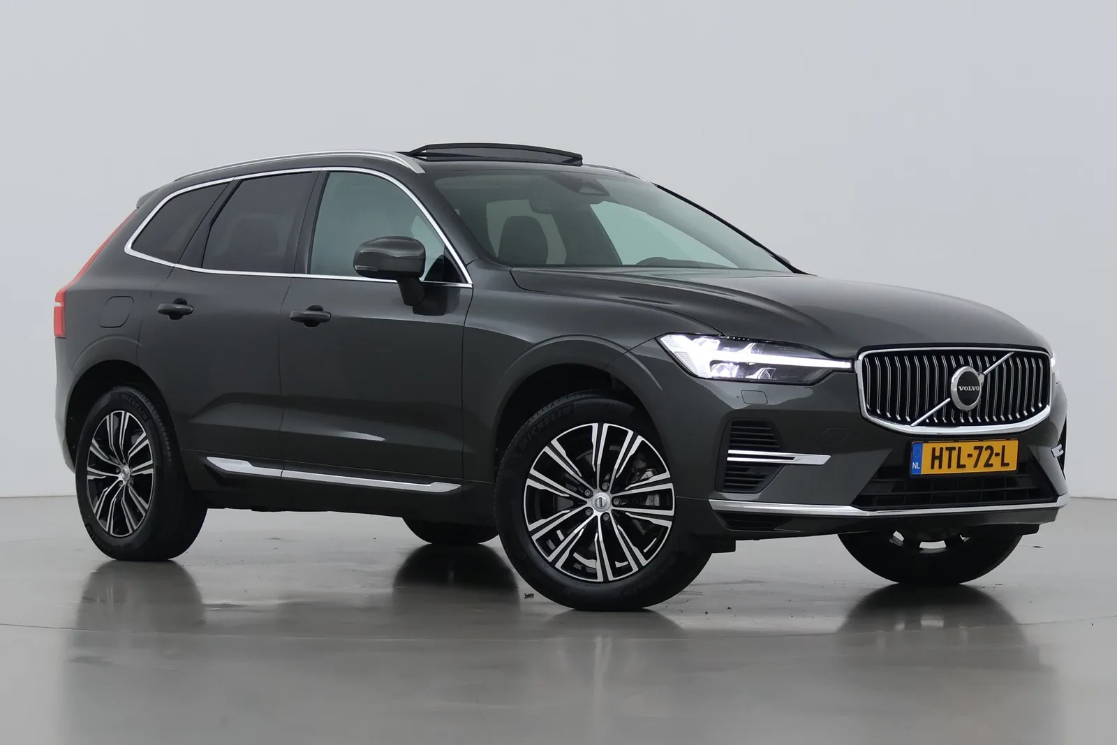 Volvo XC60 (2022) — foto 1