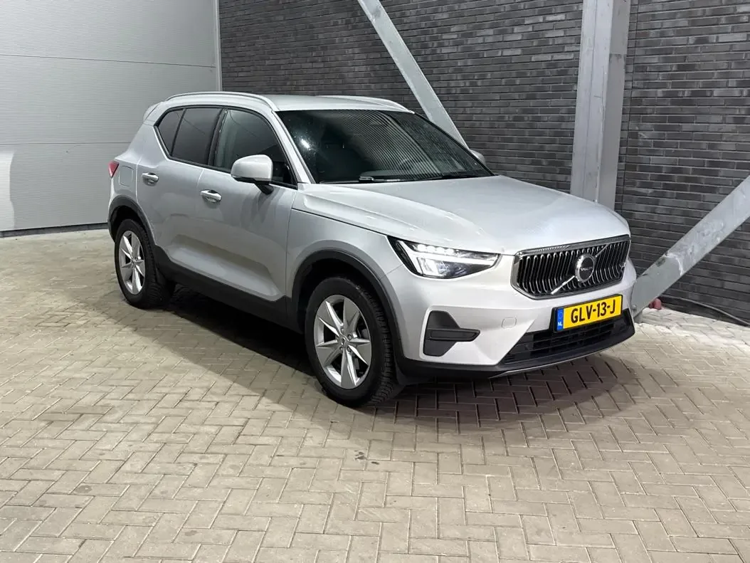 Volvo XC40 (2023) — foto 1