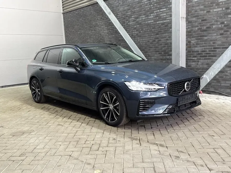 Volvo V60 (2025) — foto 1