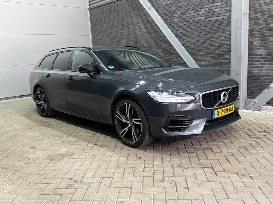 Volvo V90 (2019) — foto 1