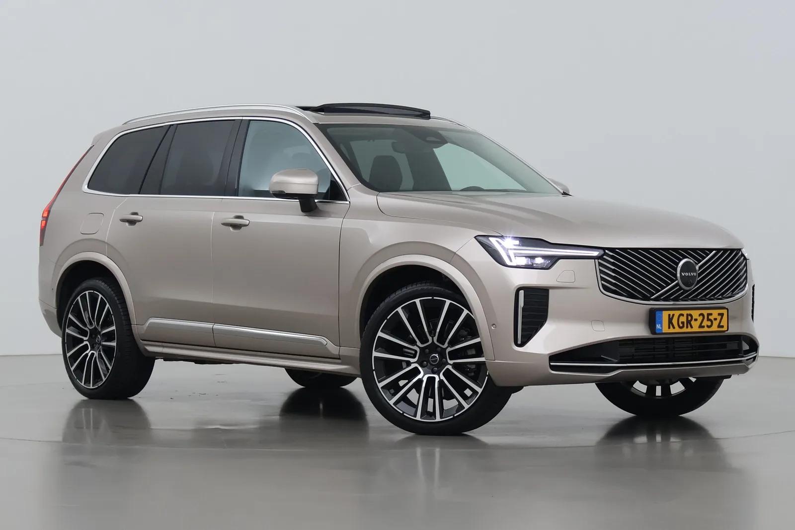 Volvo XC90 (2026) — foto 1