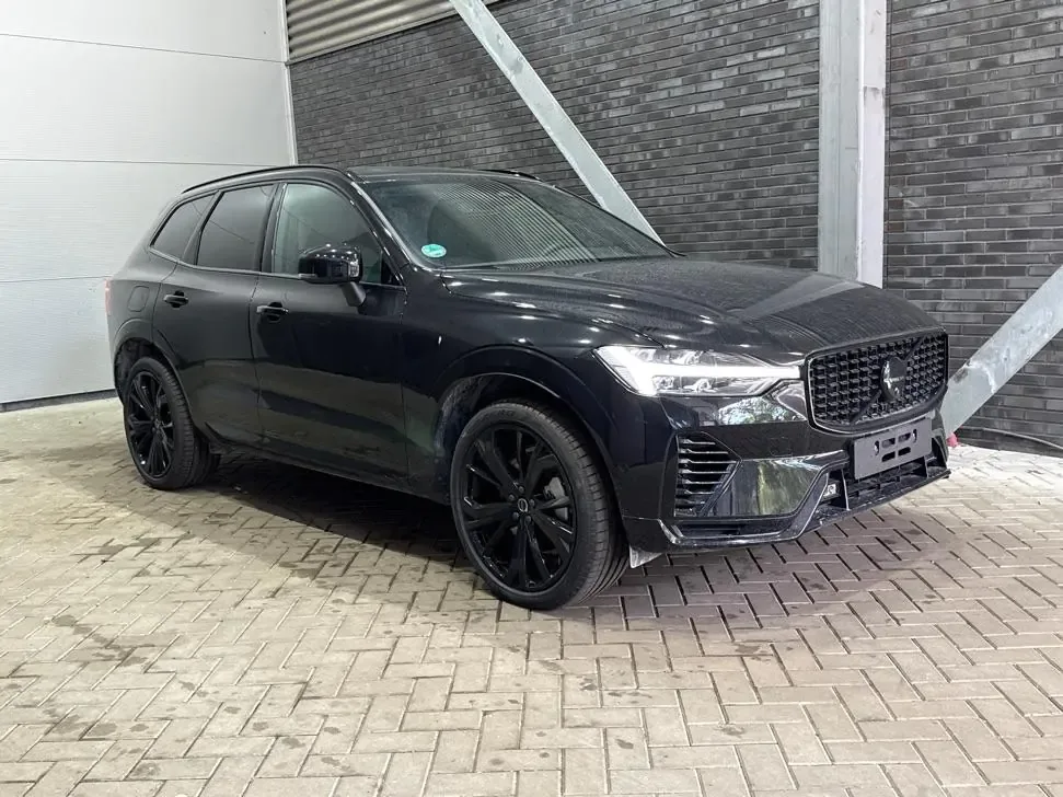 Volvo XC60 (2025) — foto 1