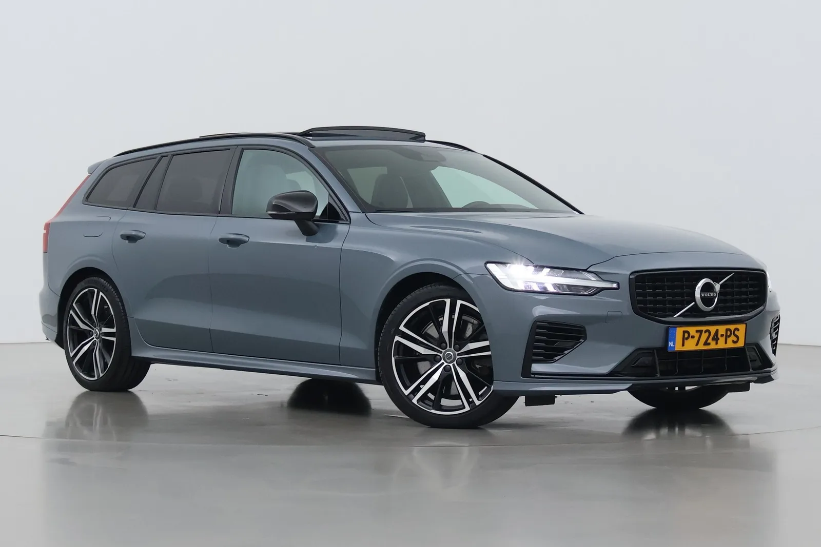 Volvo V60 (2022) — foto 1