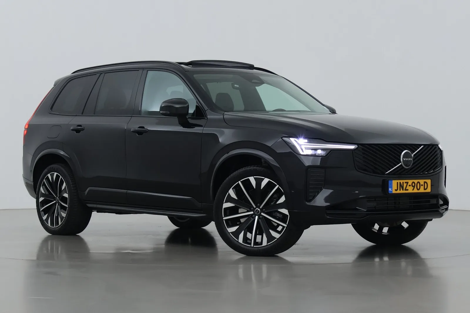 Volvo XC90 (2025) — foto 1