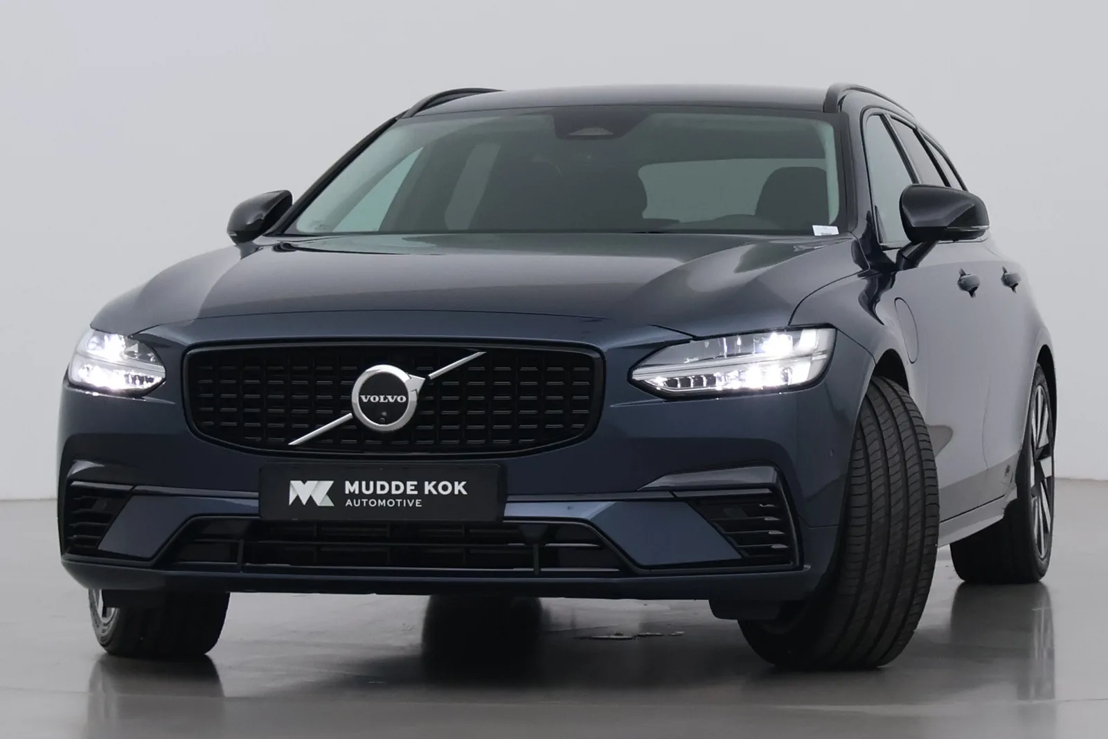 Volvo V90 (2025) — foto 1