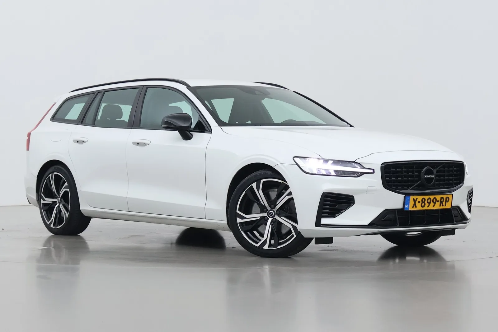 Volvo V60 (2021) — foto 1