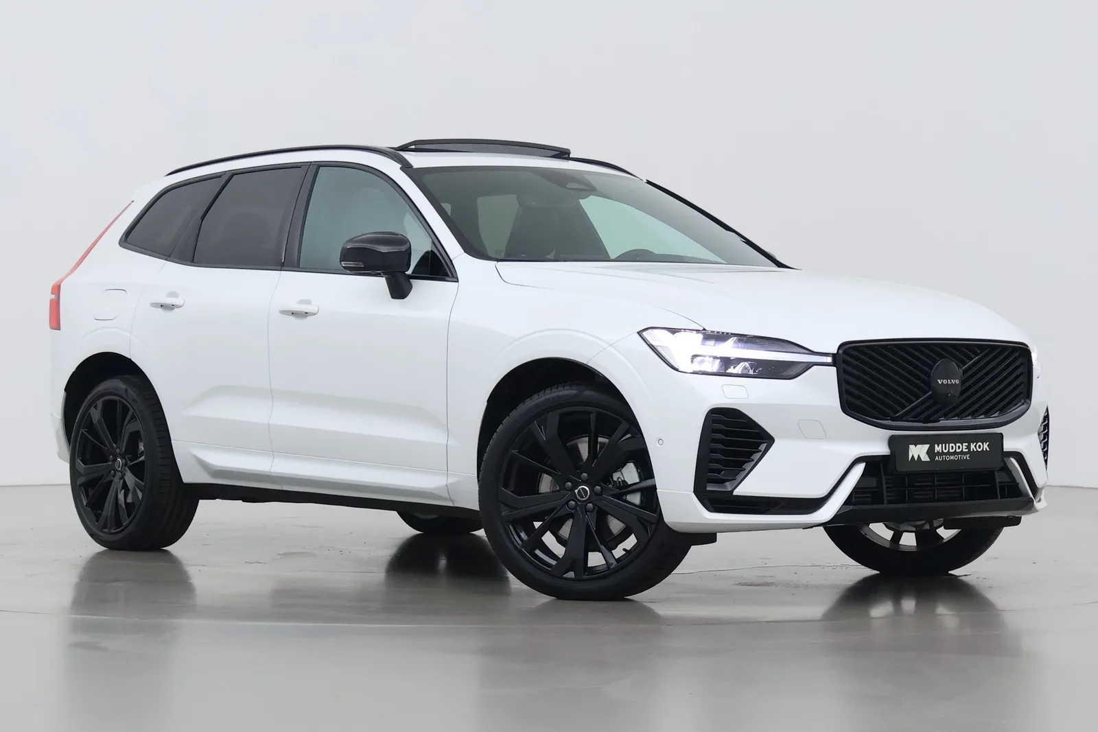 Volvo XC60 (2026) — foto 1