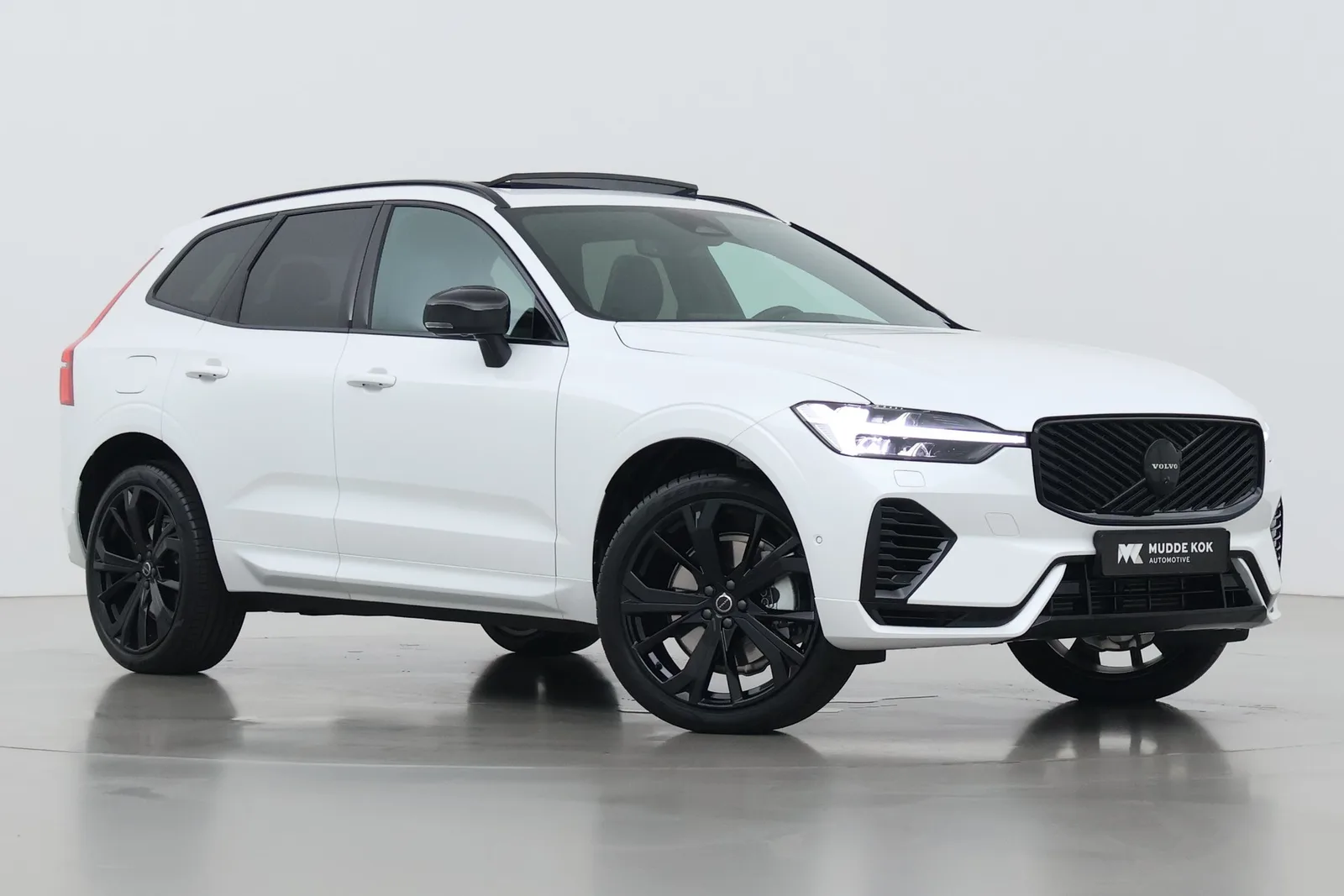 Volvo XC60 (2026) — foto 1