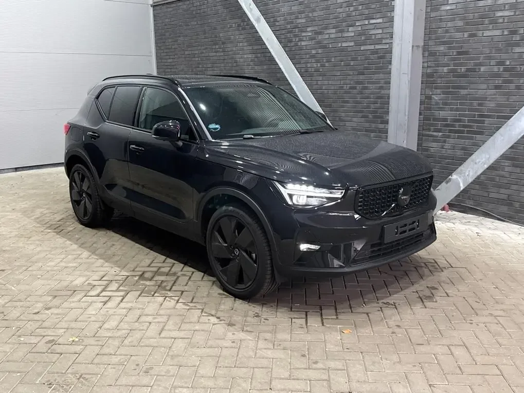Volvo XC40 (2026) — foto 1