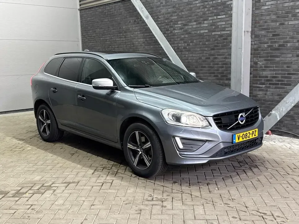 Volvo XC60 (2017) — foto 1