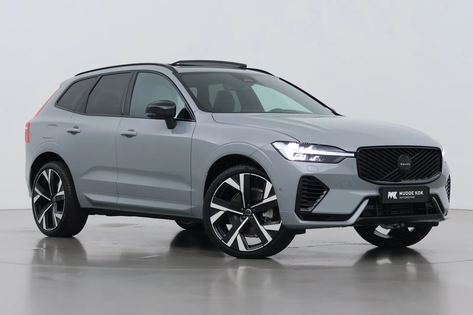 Volvo XC60 (2026) — foto 1