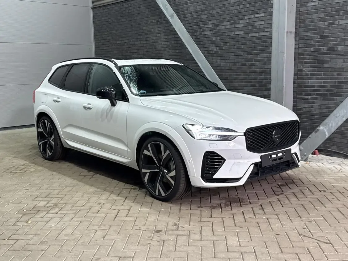 Volvo XC60 (2026) — foto 1