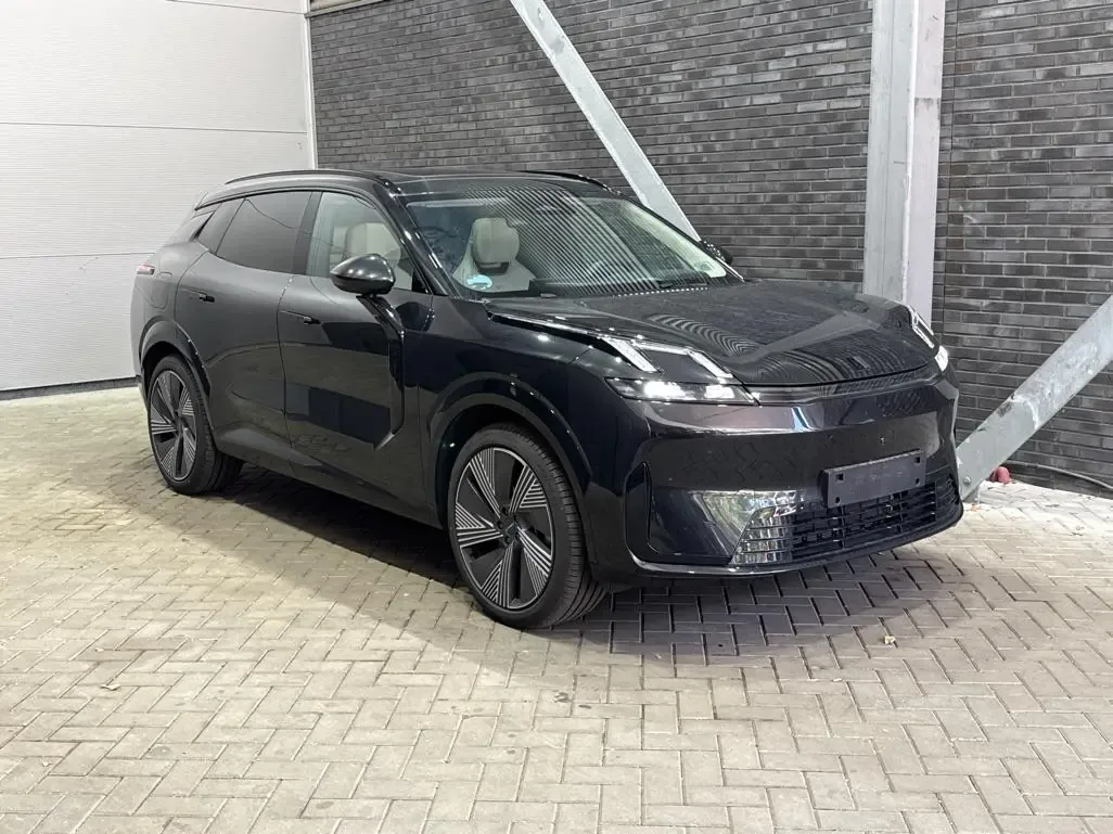 Lynk & Co 08 (2026) — foto 1