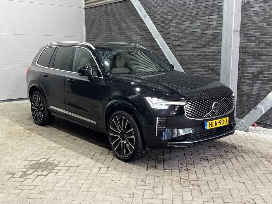 Volvo XC90 (2025) — foto 1
