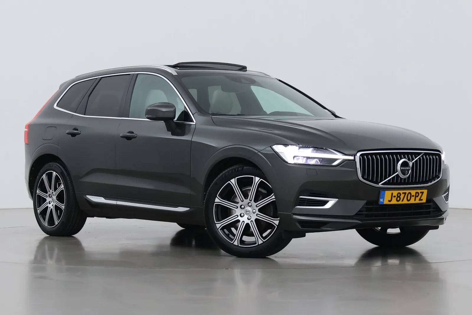 Volvo XC60 (2017) — foto 1