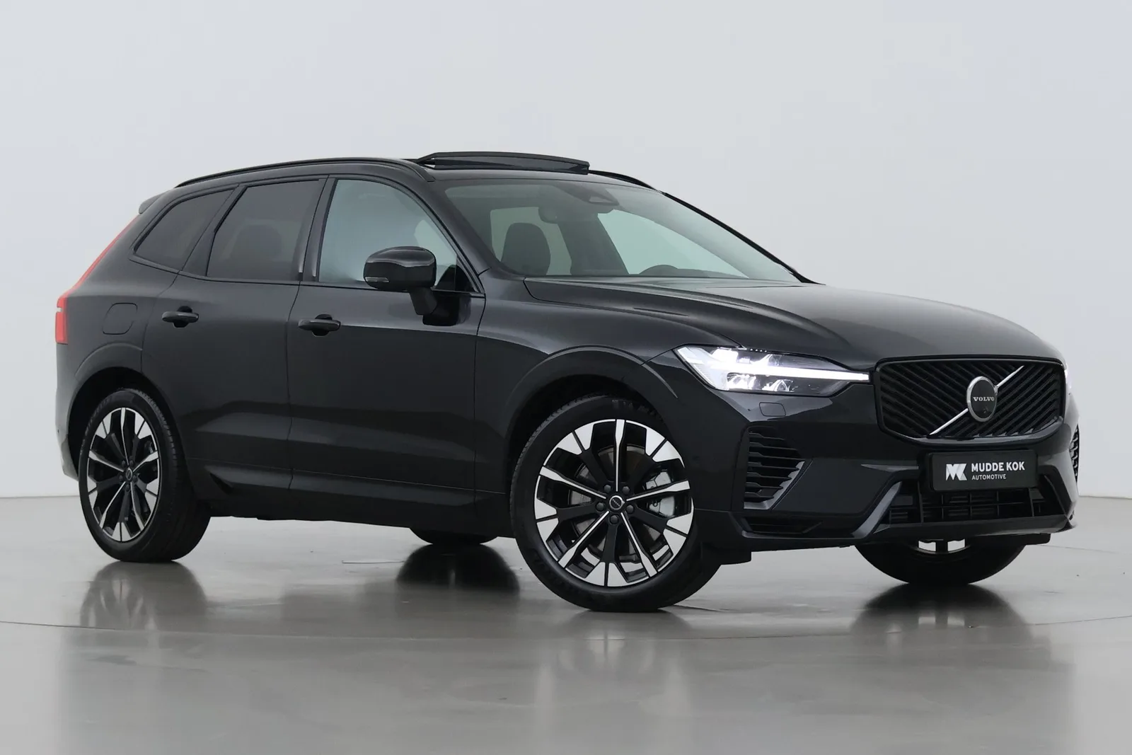 Volvo XC60 (2026) — foto 1