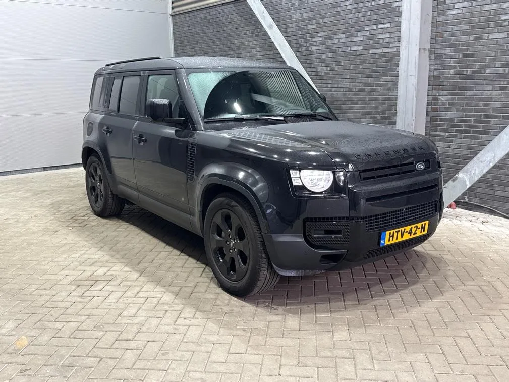 Land Rover Defender (2024) — foto 1