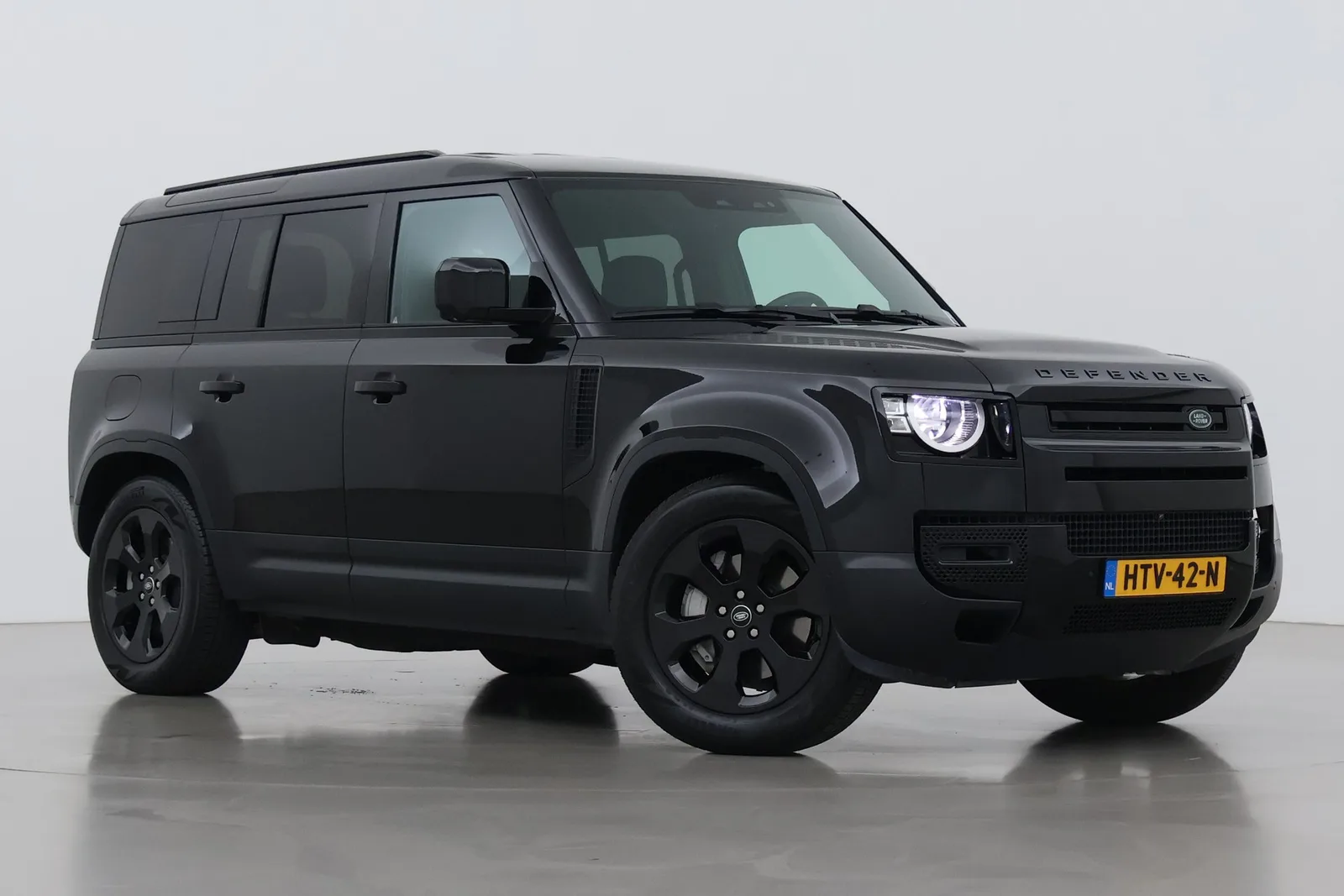 Land Rover Defender (2024) — foto 1
