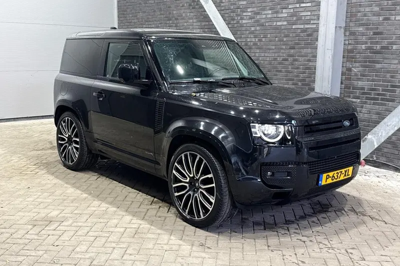 Land Rover Defender (2021)