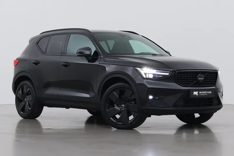 Volvo XC40 (2025)