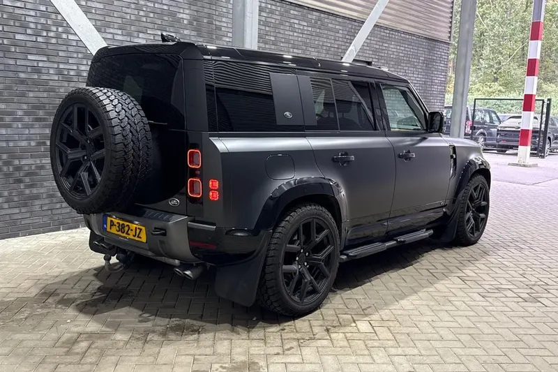 Land Rover Defender (2022)