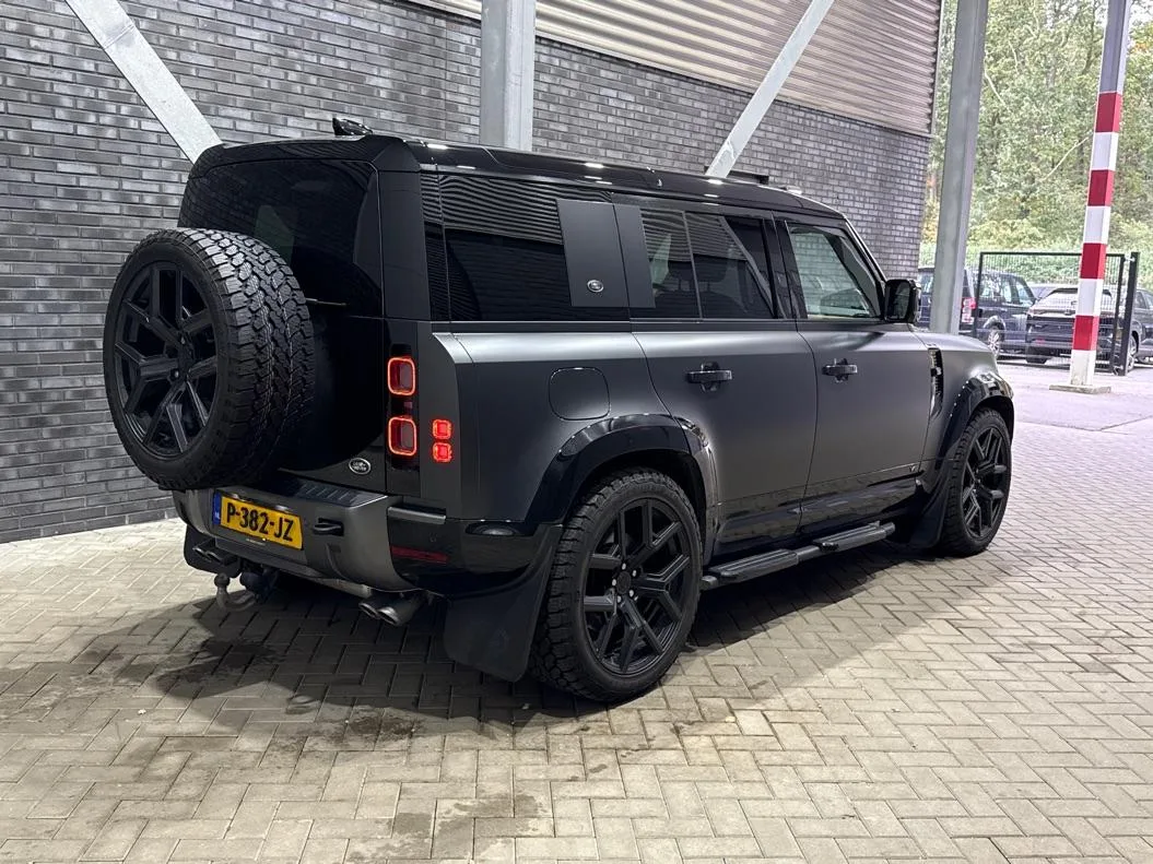 Land Rover Defender (2022) — foto 1