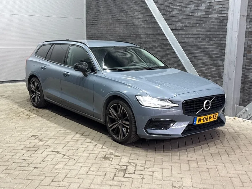 Volvo V60 (2022) — foto 1