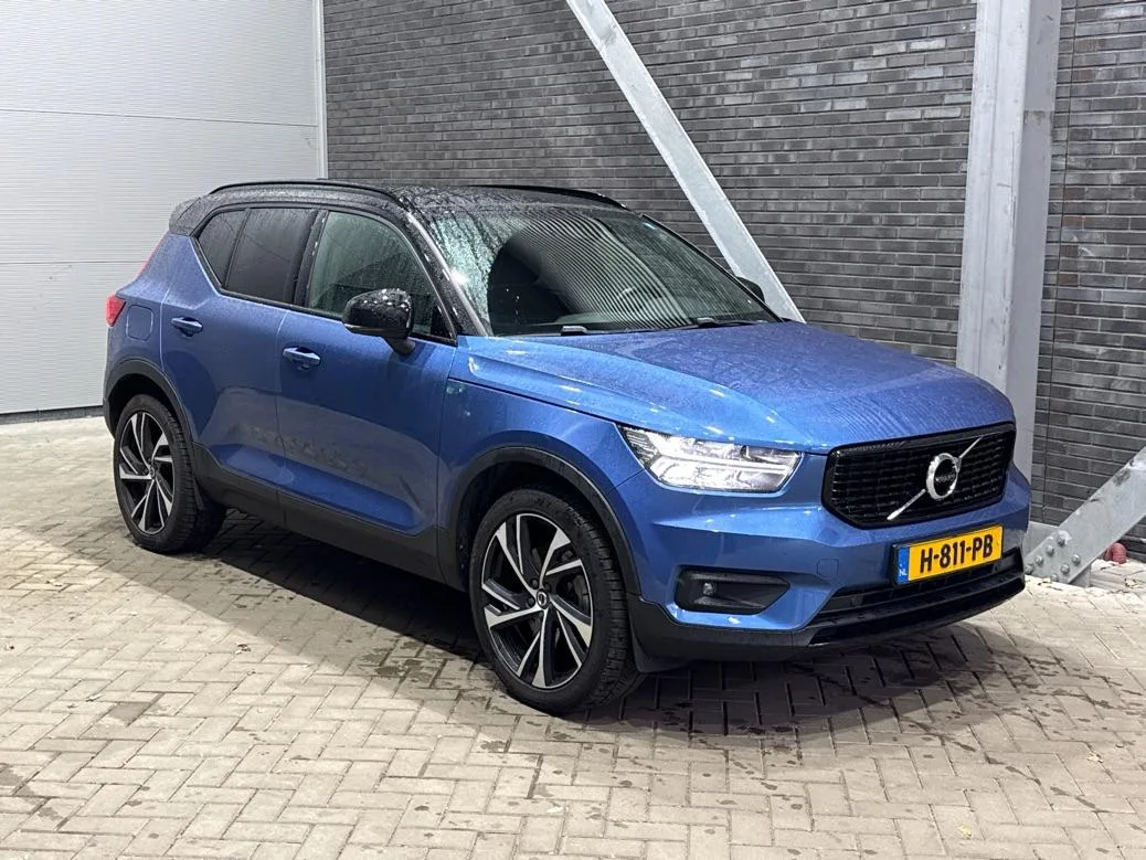 Volvo XC40 (2020) — foto 1