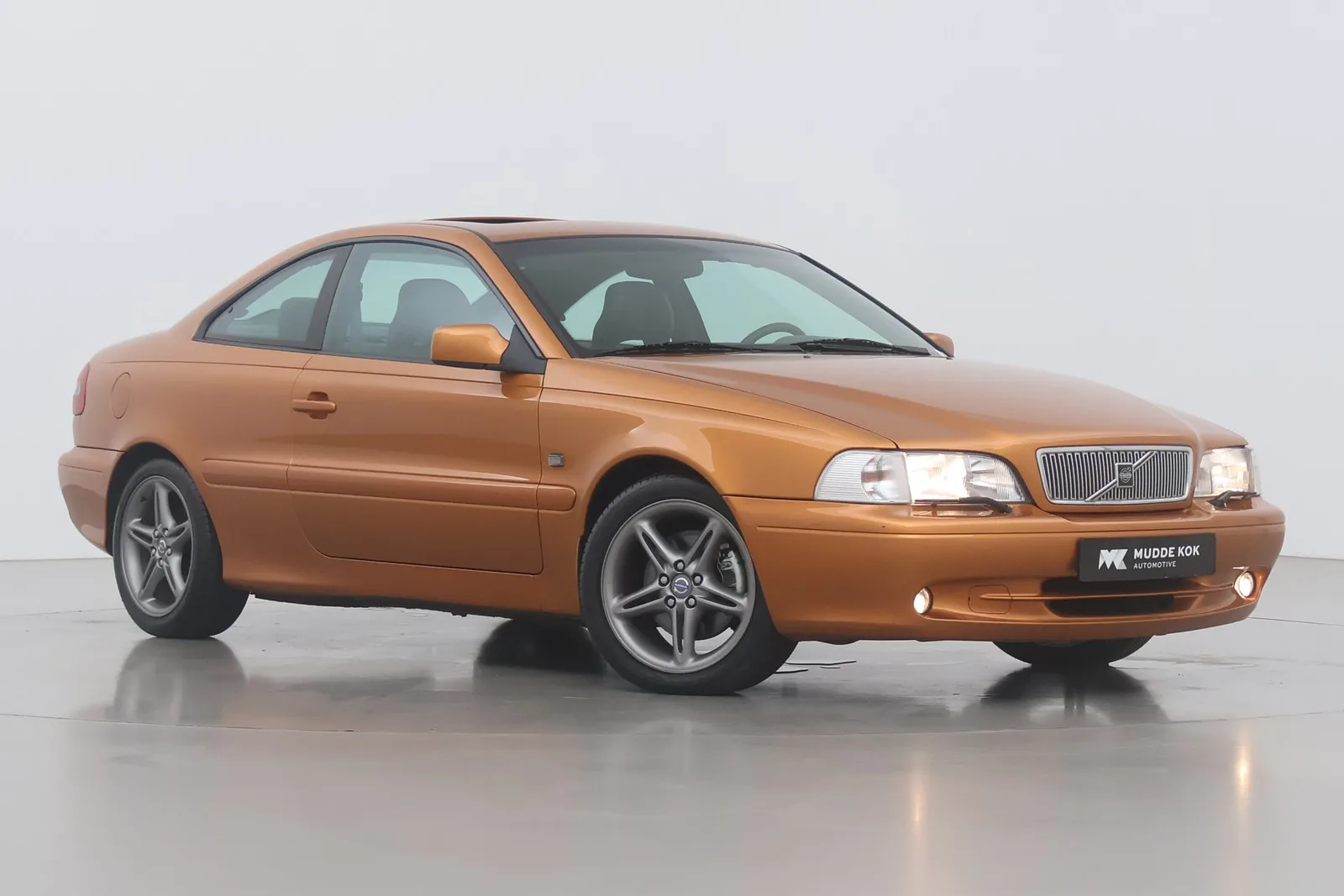 Volvo C70 (1998) — foto 1