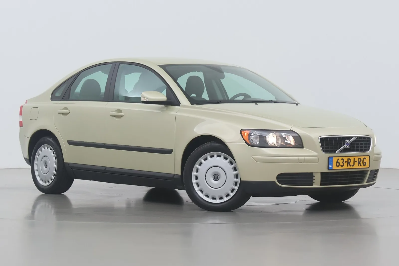 Volvo S40 (2005) — foto 1