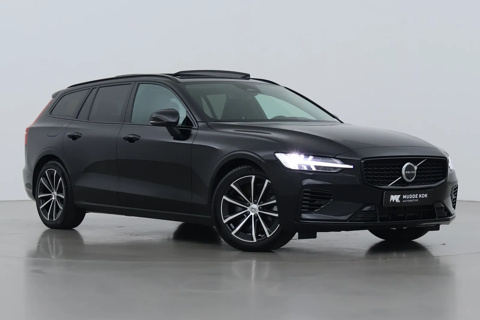 Volvo V60 (2025) — foto 1