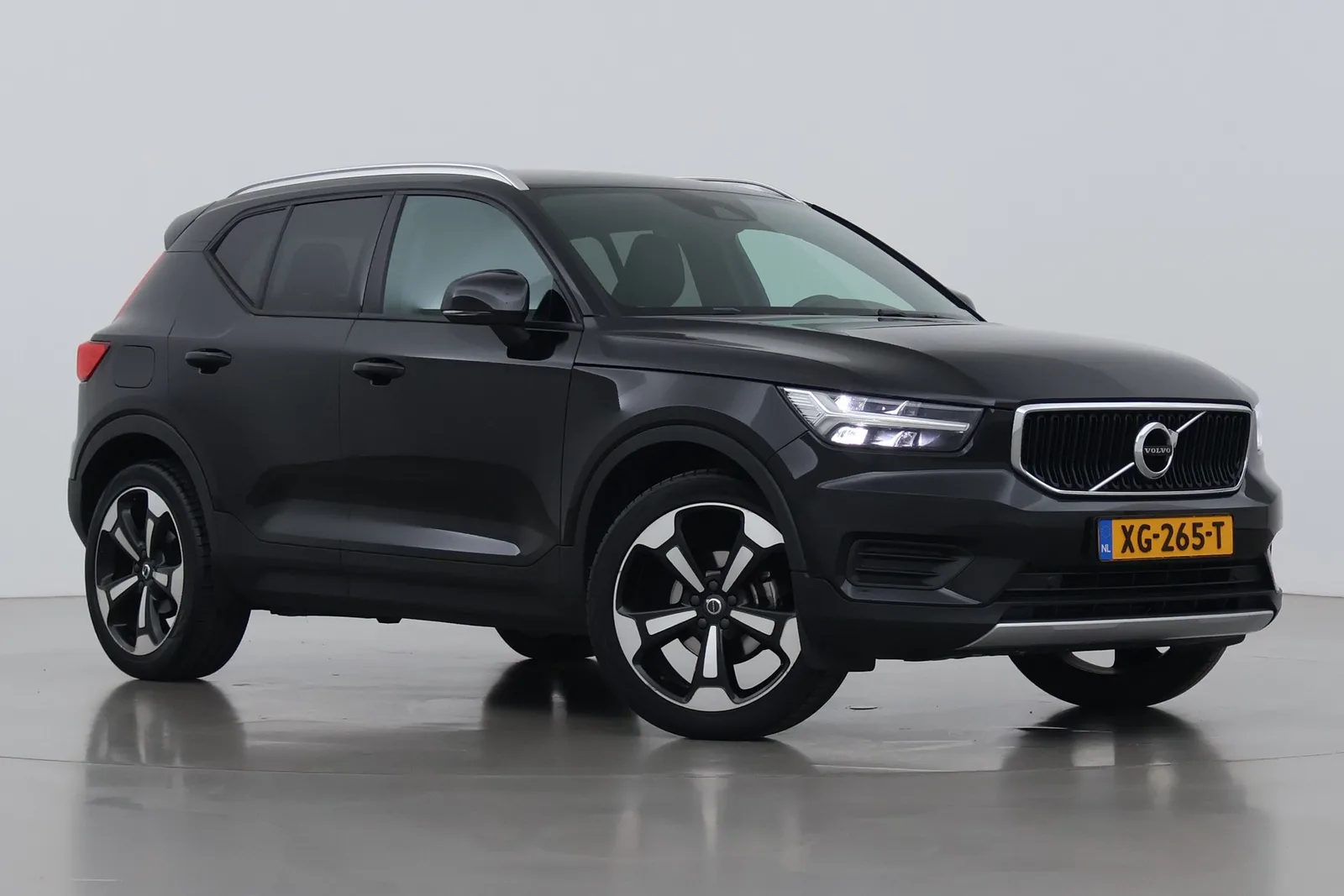 Volvo XC40 (2019) — foto 1