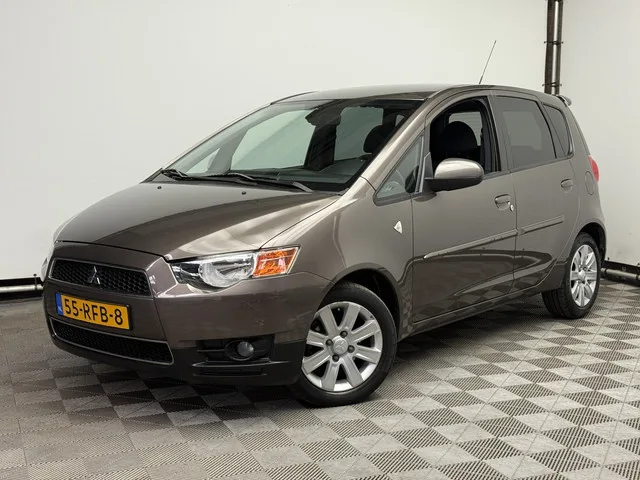 Mitsubishi Colt (2011) — foto 1