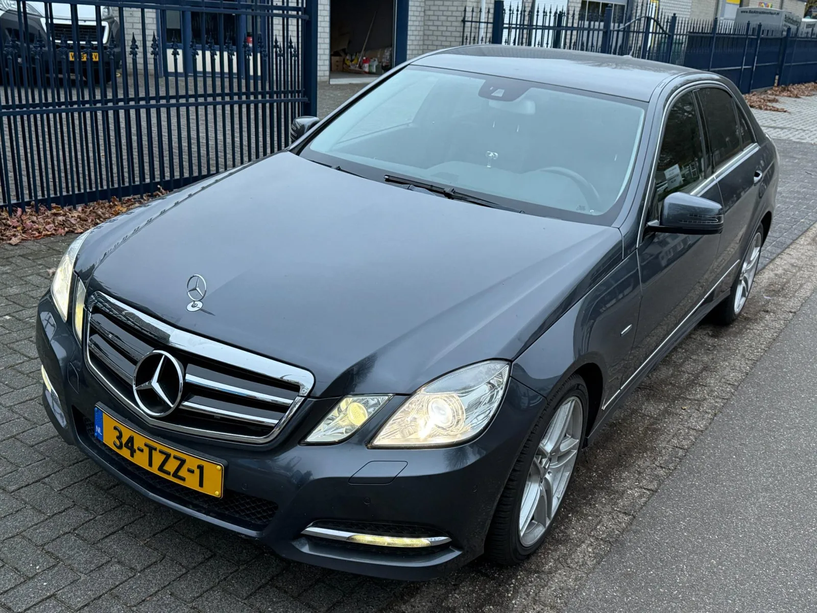Mercedes-Benz E-Klasse (2011) — foto 1