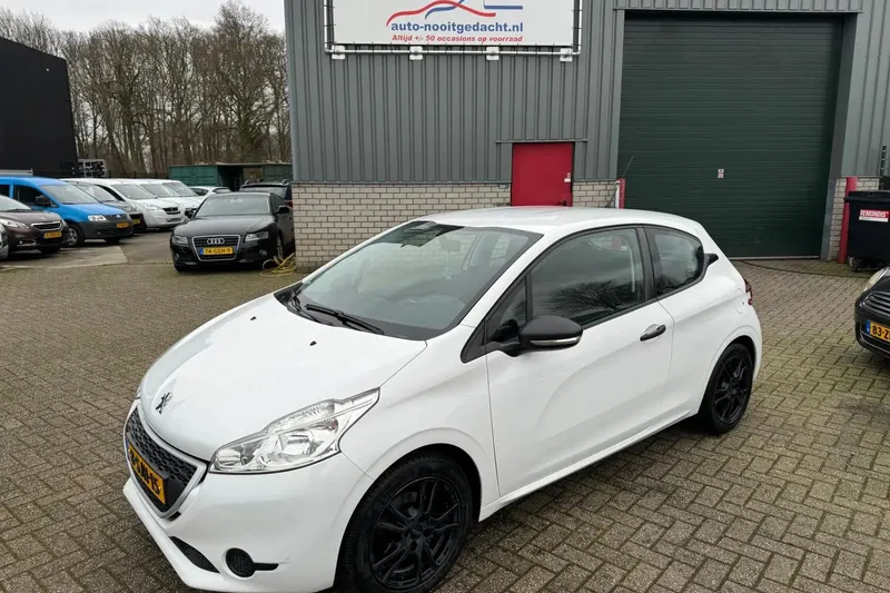 Peugeot 208 (2013)