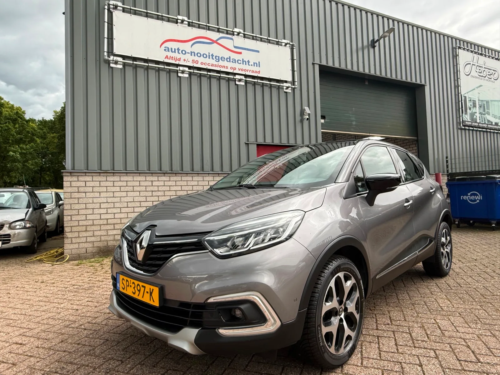 Renault Captur (2017) — foto 1