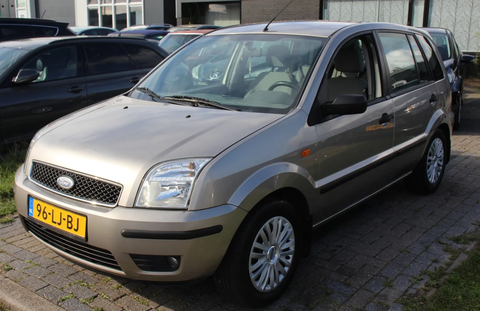 Ford Fusion (2003) — foto 1
