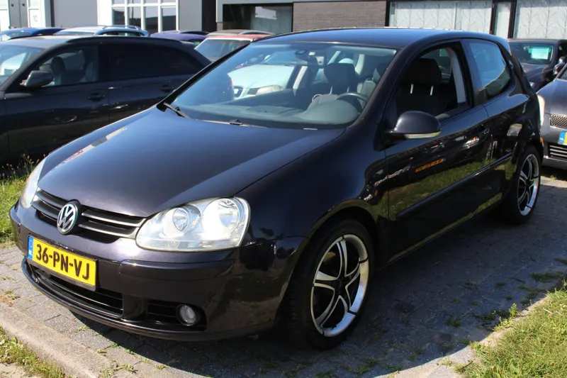 Volkswagen Golf (2004)