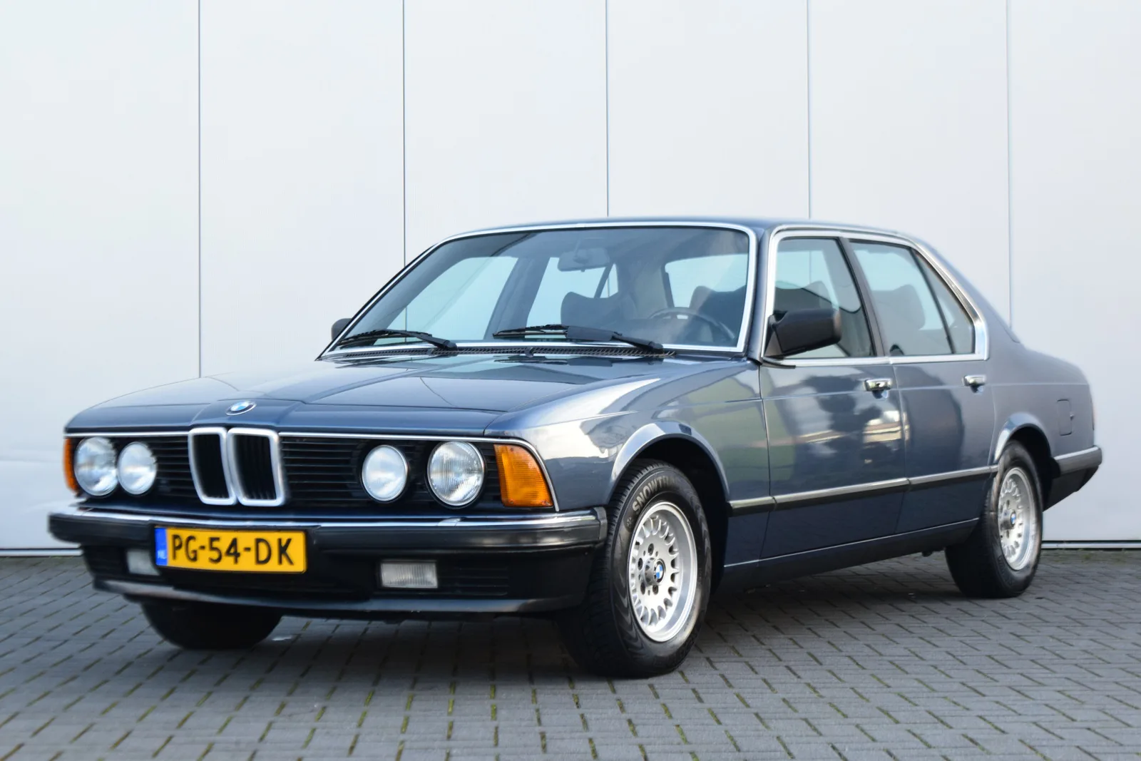 BMW 7-Serie (1986) — foto 1