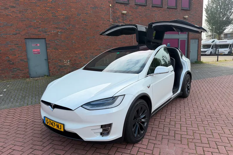 Tesla Model X (2019)