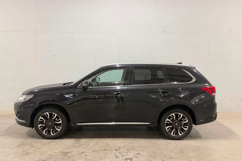 Mitsubishi Outlander (2015)