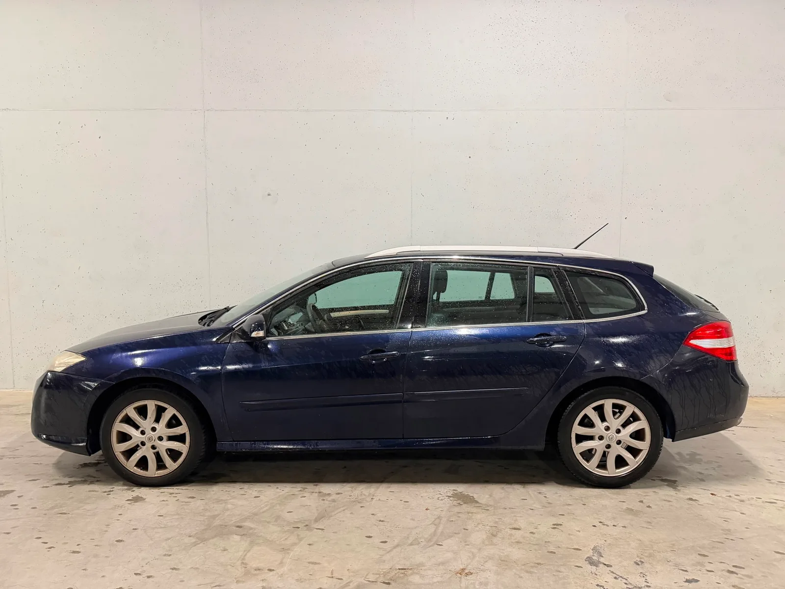 Renault Laguna (2008) — foto 1