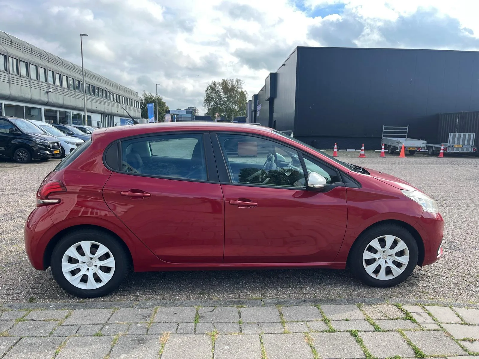 Peugeot 208 (2018) — foto 1