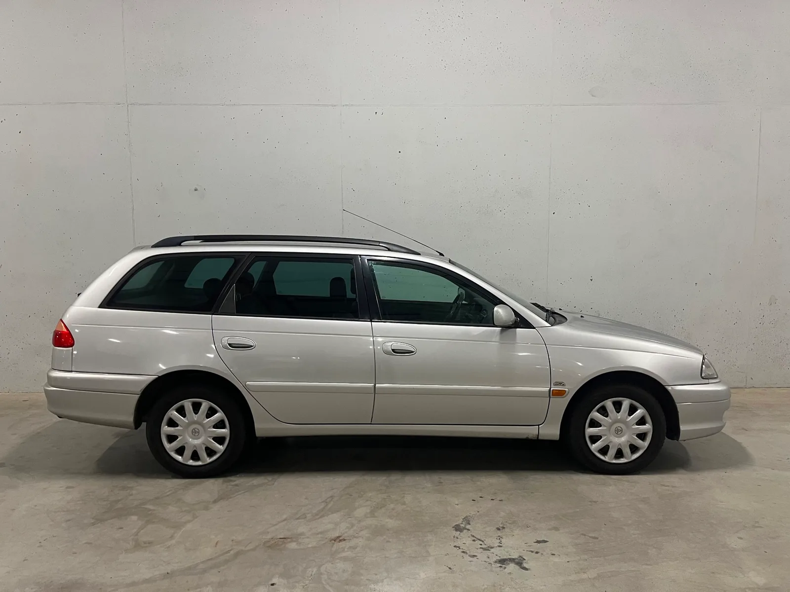 Toyota Avensis (2002) — foto 1
